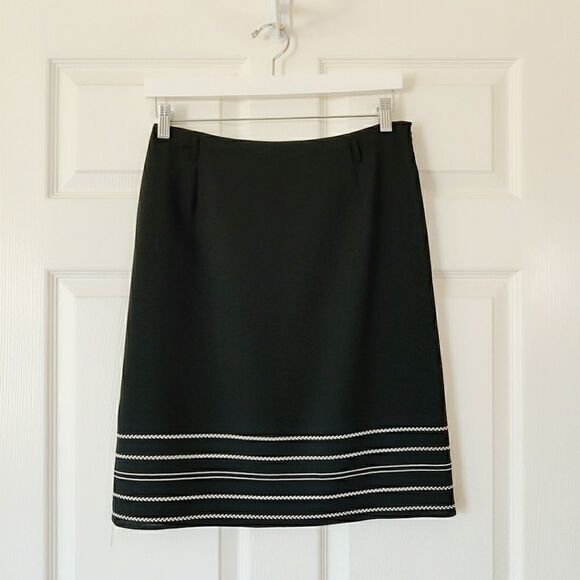 Ann Taylor LOFT embroidered wool blend skirt sz 8P - Picture 2 of 9